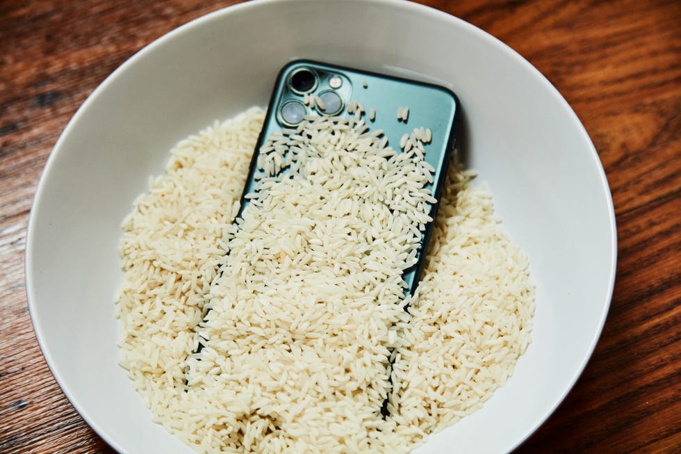 iPhone water damage in rice
